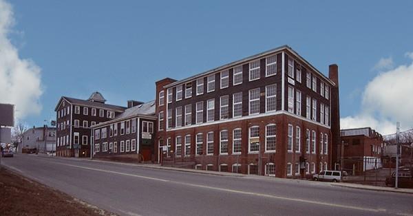 410 Great Rd - Photo 1