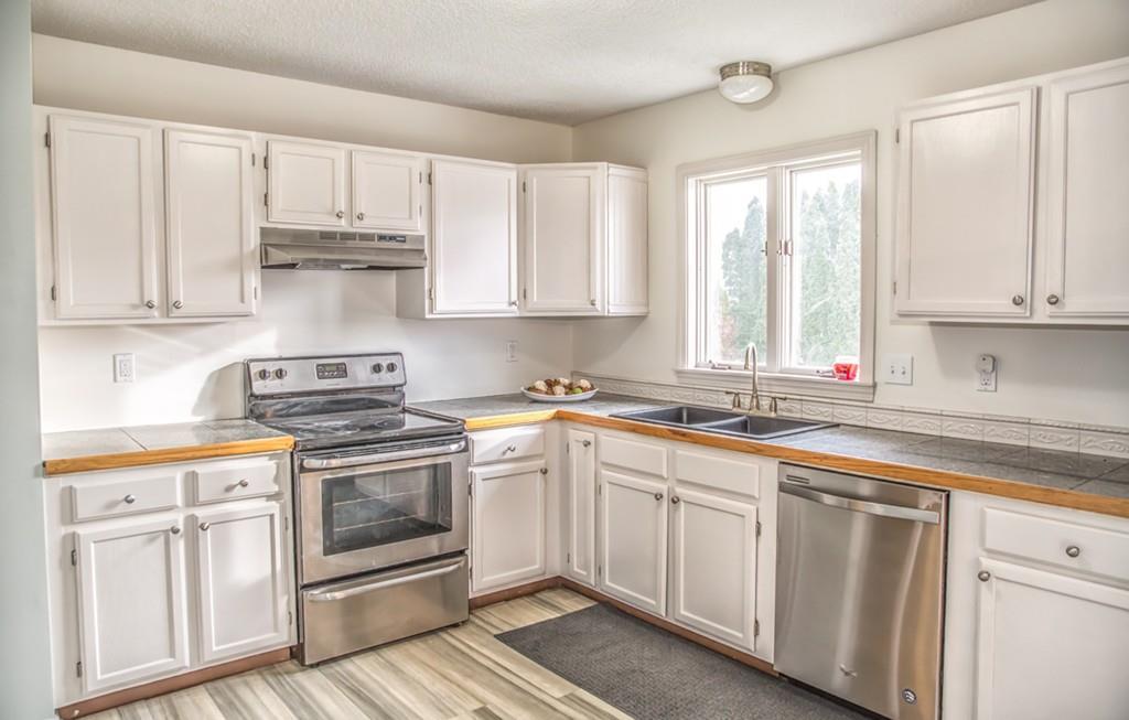 9 Renee Lane - Photo 1