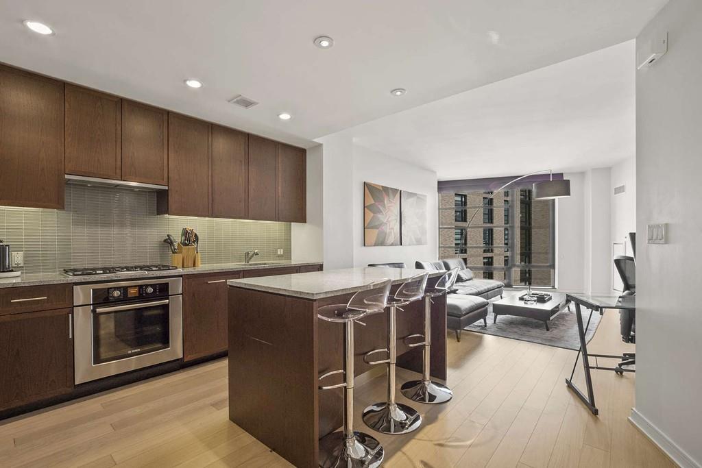 580 Washington St - Photo 1