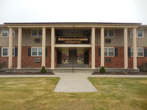 420 Main St - Photo 1
