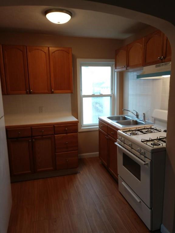 216 Quequechan Street - Photo 1