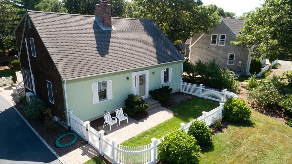 15 Meadowood Ln - Photo 1