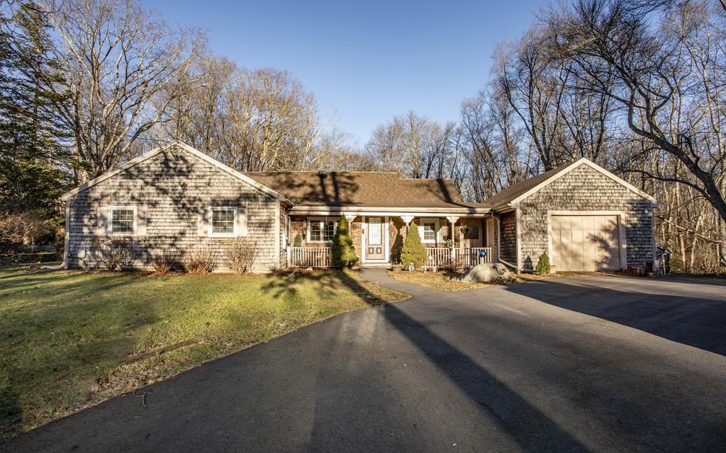 208 Winthrop St - Photo 1