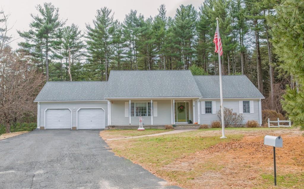 7 Tree Top Ln - Photo 1