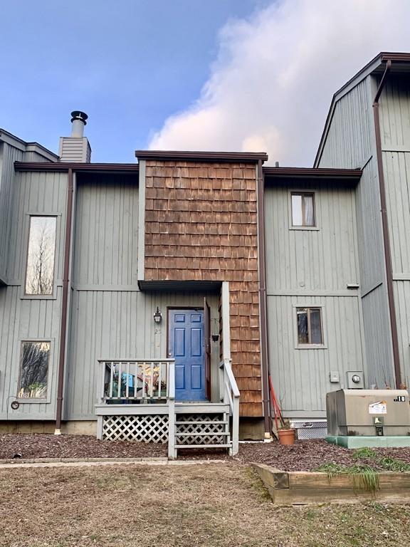 25 Meadowbrook Ln - Photo 1