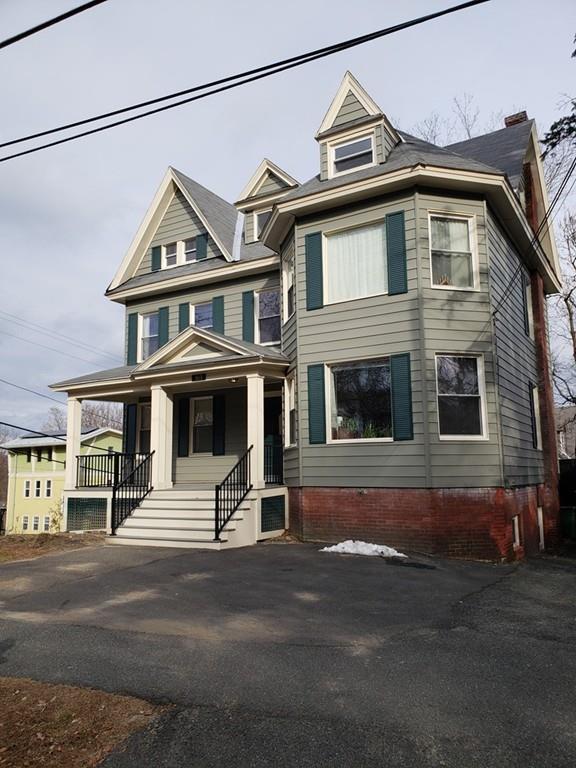 103 Crescent - Photo 1