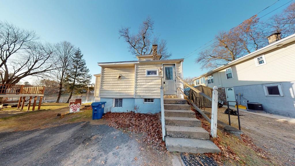 101 Lakeview - Photo 1