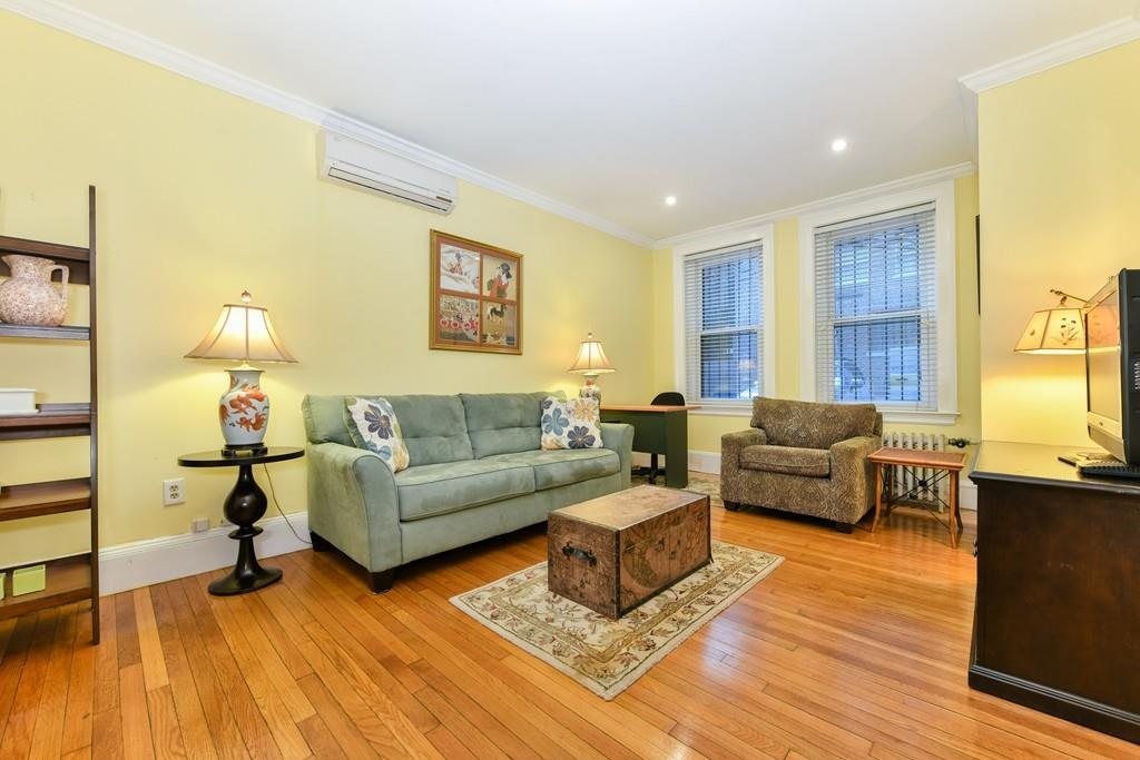 86 Commonwealth Ave - Photo 1