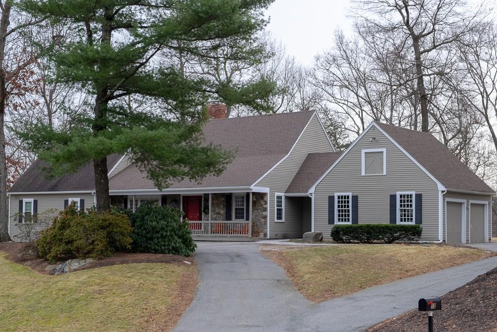12 Colonial Drive - Photo 1