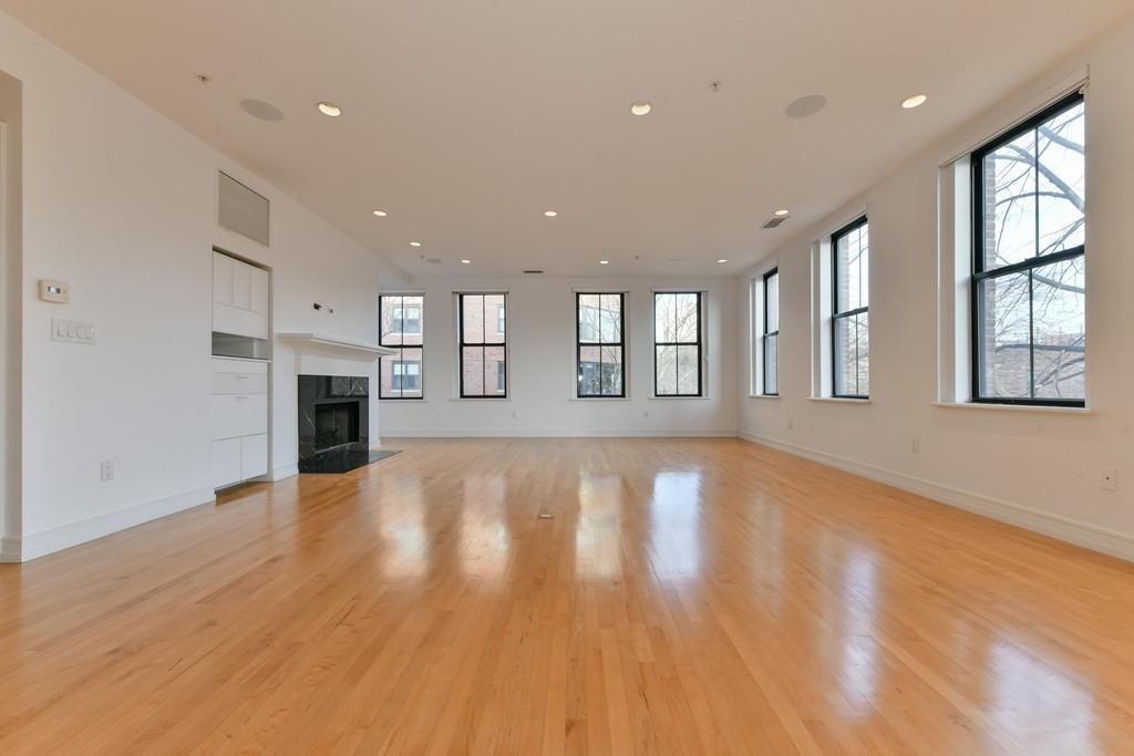 9 Harcourt - Photo 1