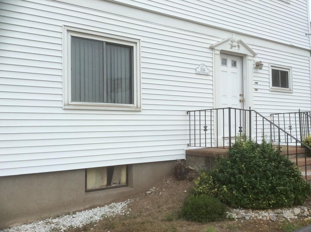 4635 Washington St - Photo 1
