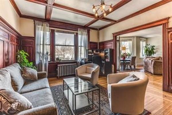1033 Beacon - Photo 1