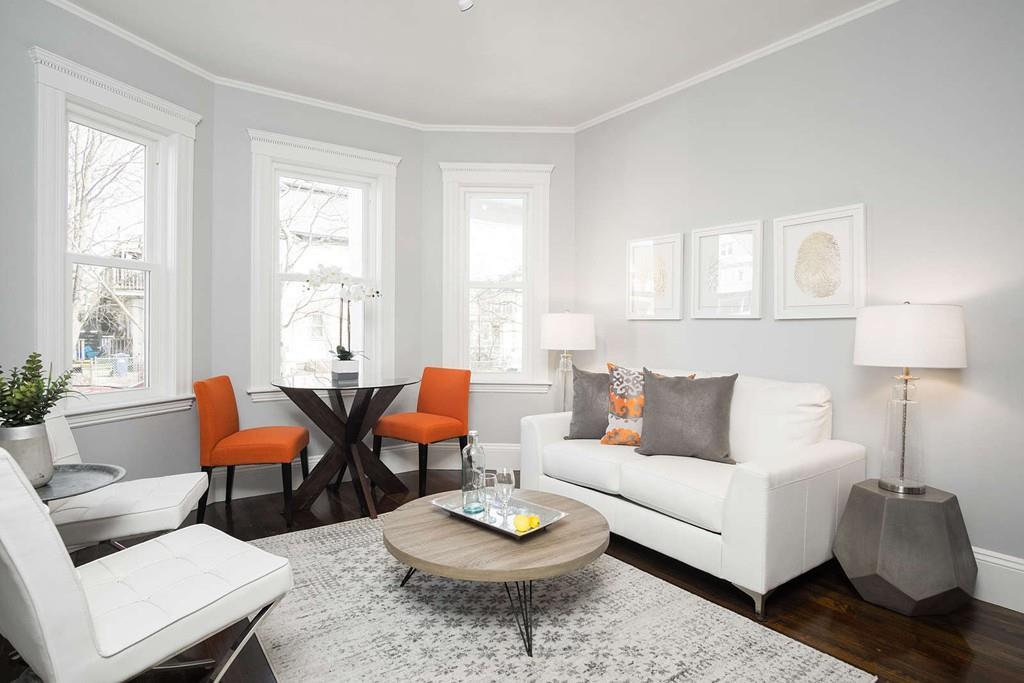 204 Centre St - Photo 1