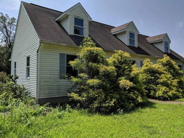 749 River St - Photo 1