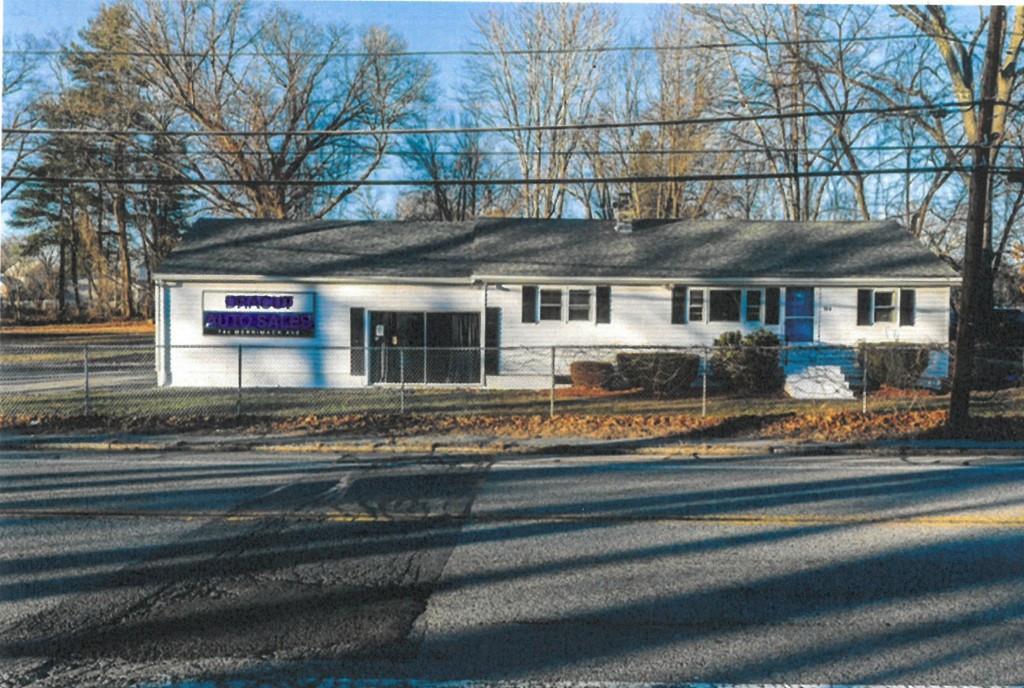 744 Merrimack Ave - Photo 1