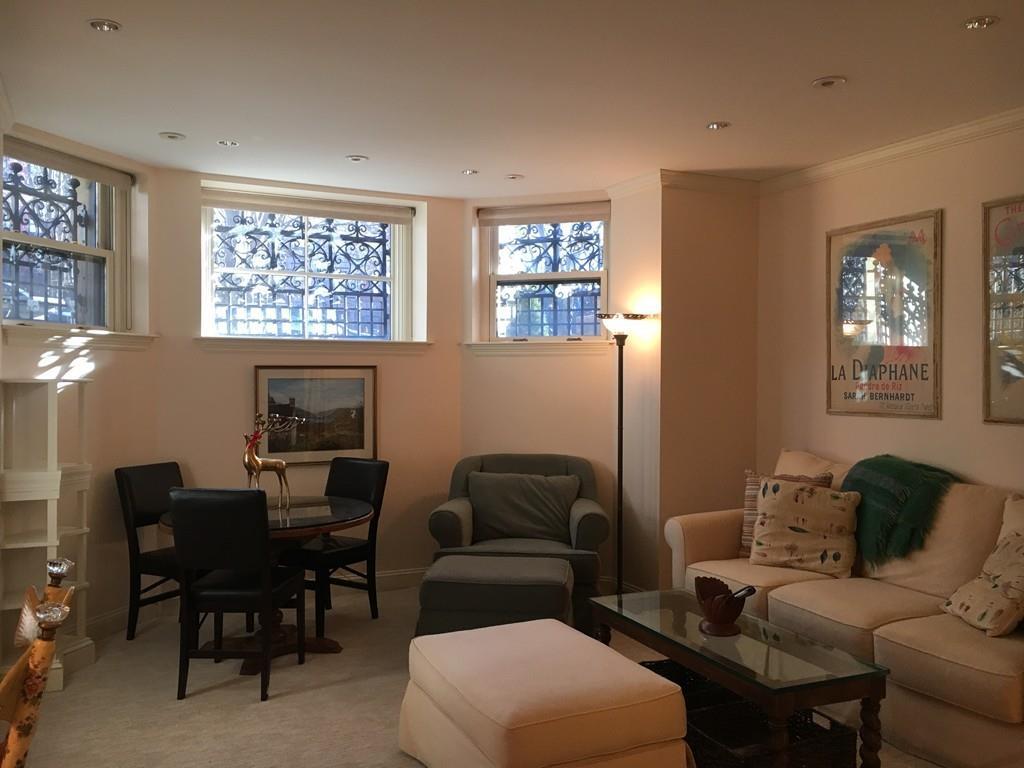 131 Commonwealth Ave - Photo 1