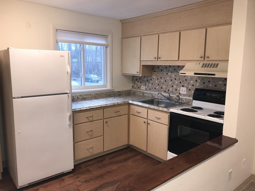 41 Lionel Ave - Photo 1