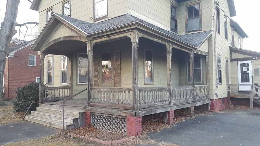 39 Fairview - Photo 1