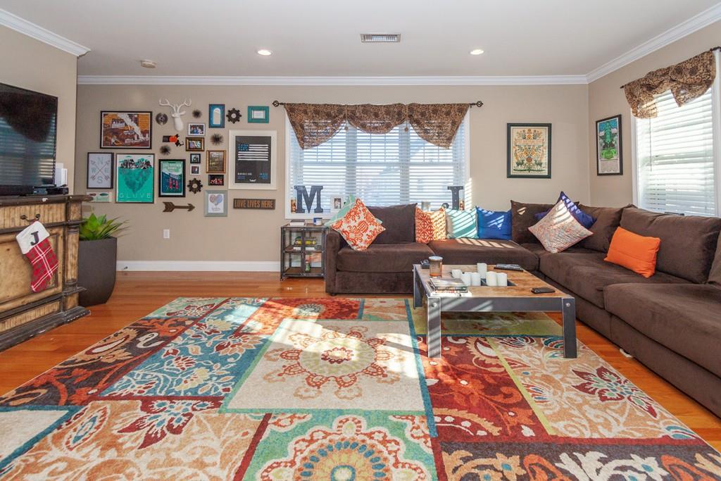 221 Neponset Ave - Photo 1