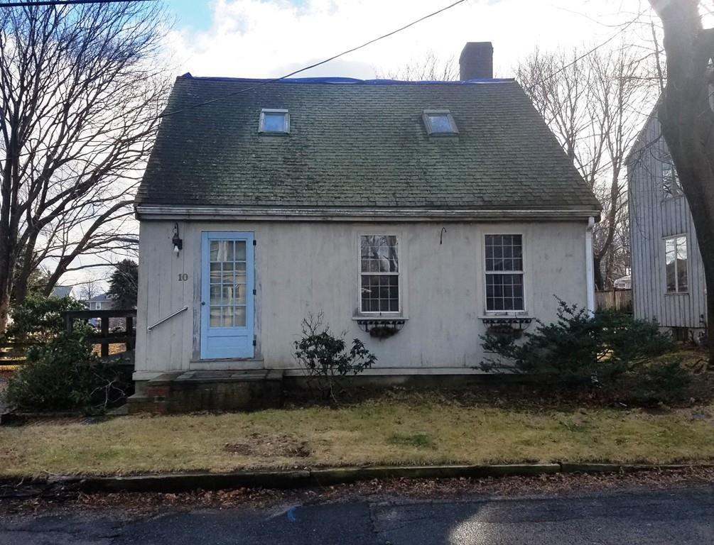 10 Standish Ave - Photo 1