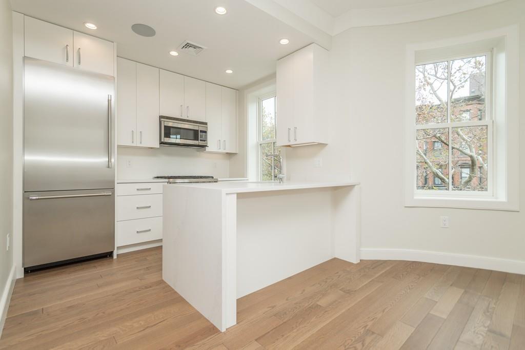 613 Tremont St - Photo 1