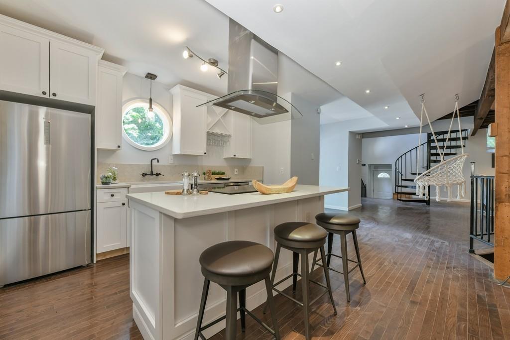 295 Washington Ave - Photo 1