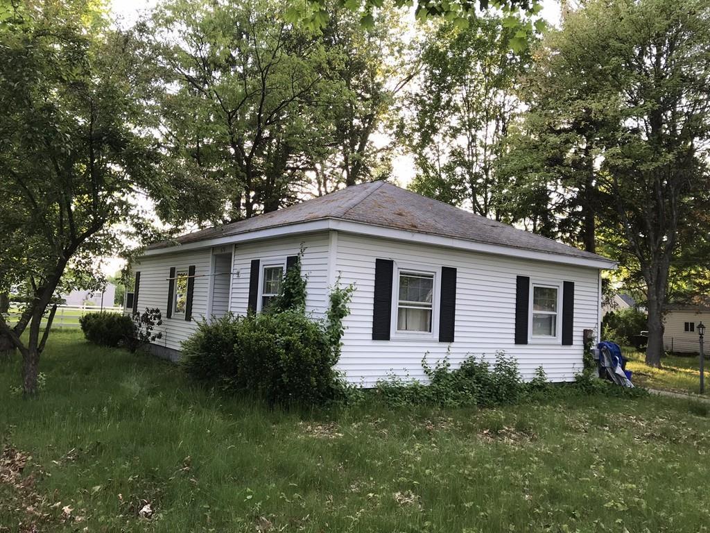 676 Chapin St - Photo 1