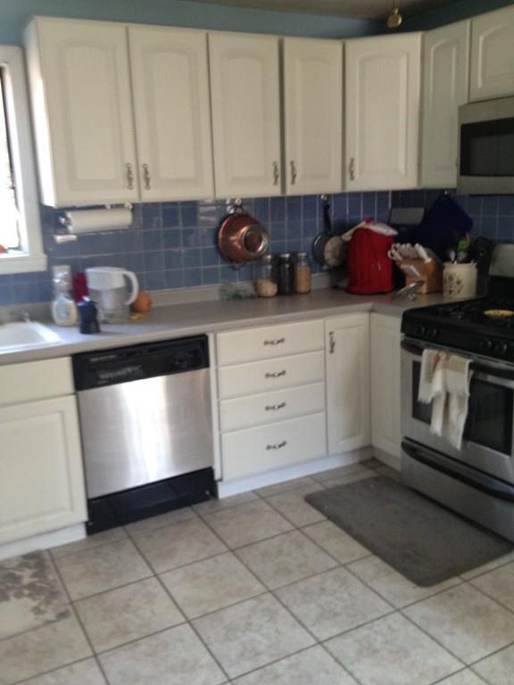 44 Touro Avenue - Photo 1