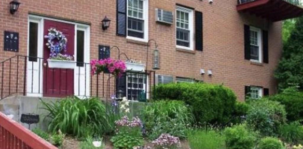 297 Ashland Ave - Photo 1