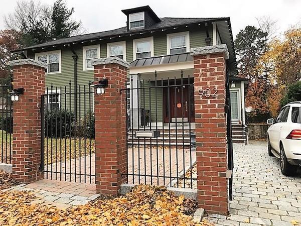 902 Commonwealth Ave - Photo 1