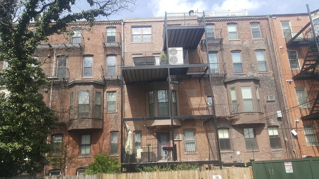 212 W Canton - Photo 1