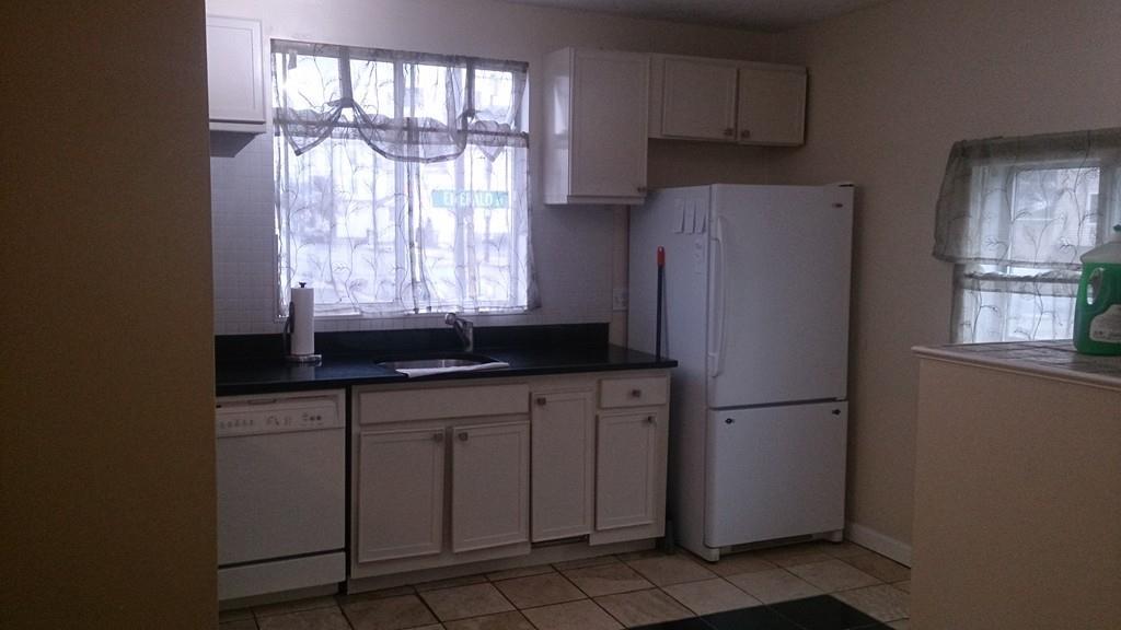 217-221 Highland Ave - Photo 1