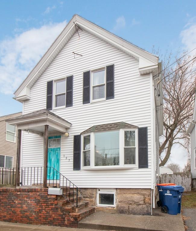 137 Sycamore St - Photo 1