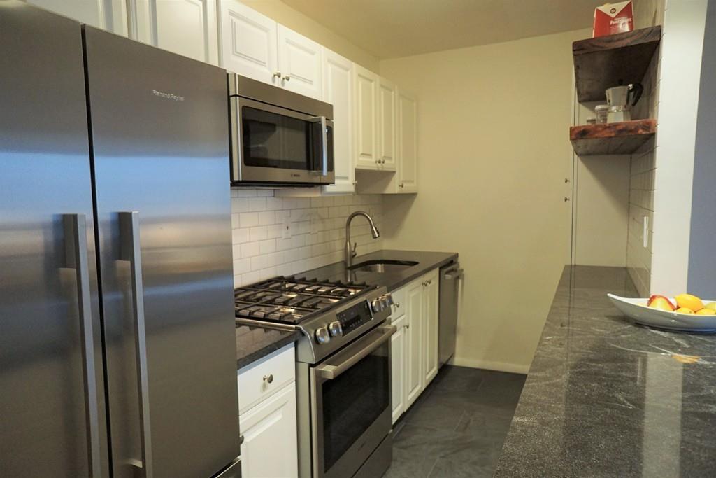 6 Whittier Pl - Photo 1