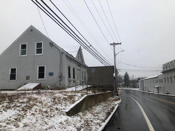 356 River St - Photo 1