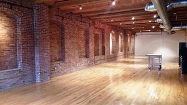 21 Wormwood St - Photo 1