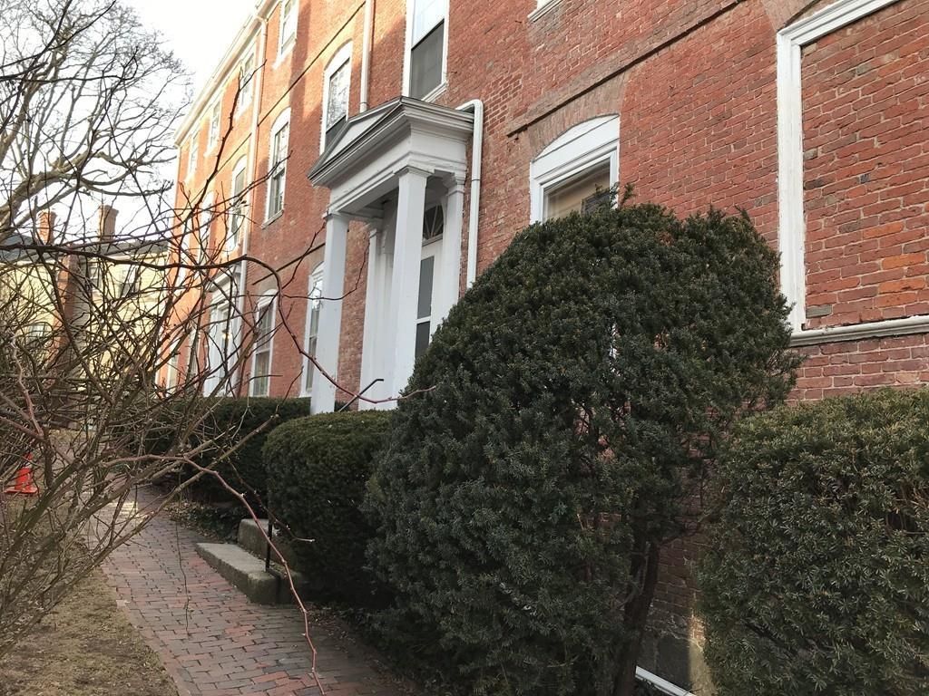 137 Washington - Photo 1