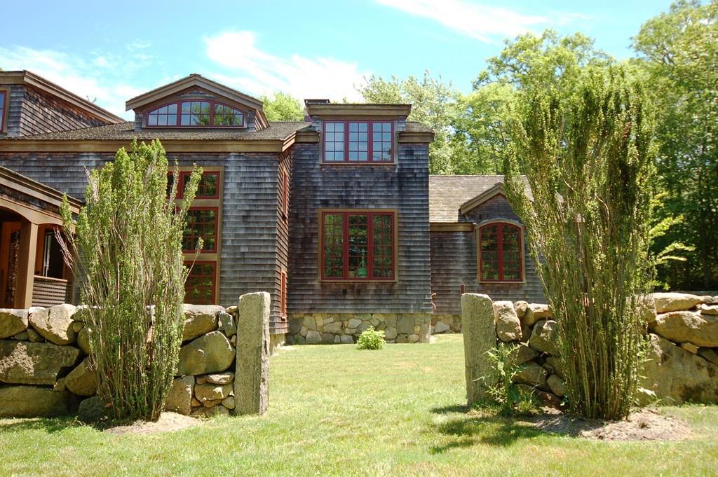 114 Middle Rd - Photo 1