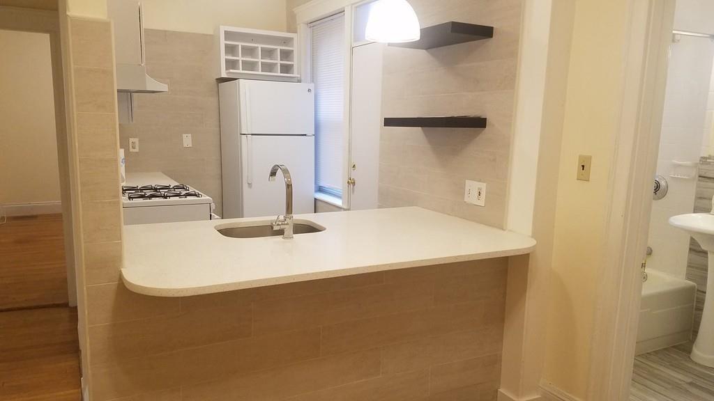 318 Summit Ave - Photo 1
