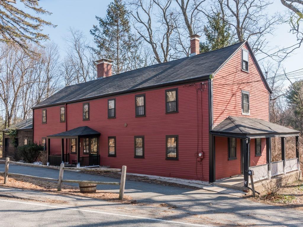 71 Lexington St - Photo 1