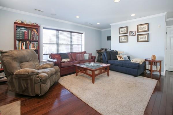 176 Newton St - Photo 1