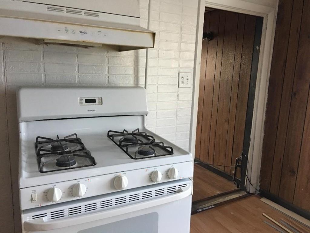61 Gladstone - Photo 1