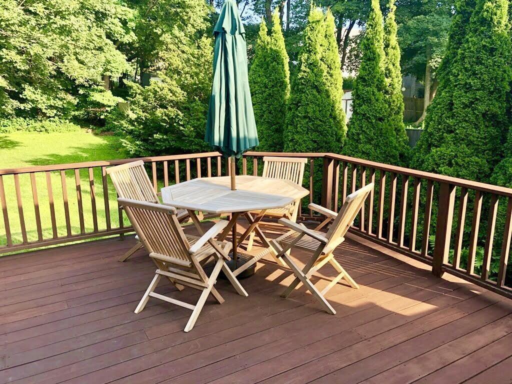10 Caledonia - Photo 1