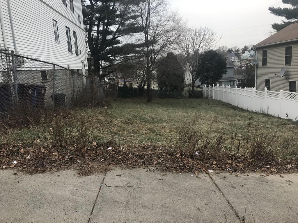 30-32 Highland St - Photo 1