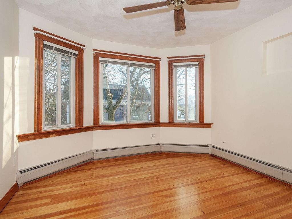 19 Lawn St - Photo 1