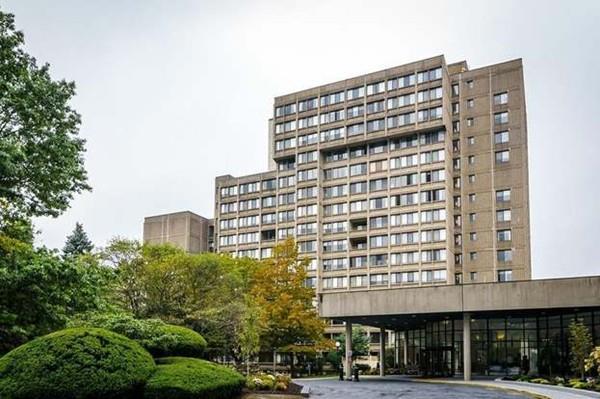 250 Hammond Pond Pkwy - Photo 1