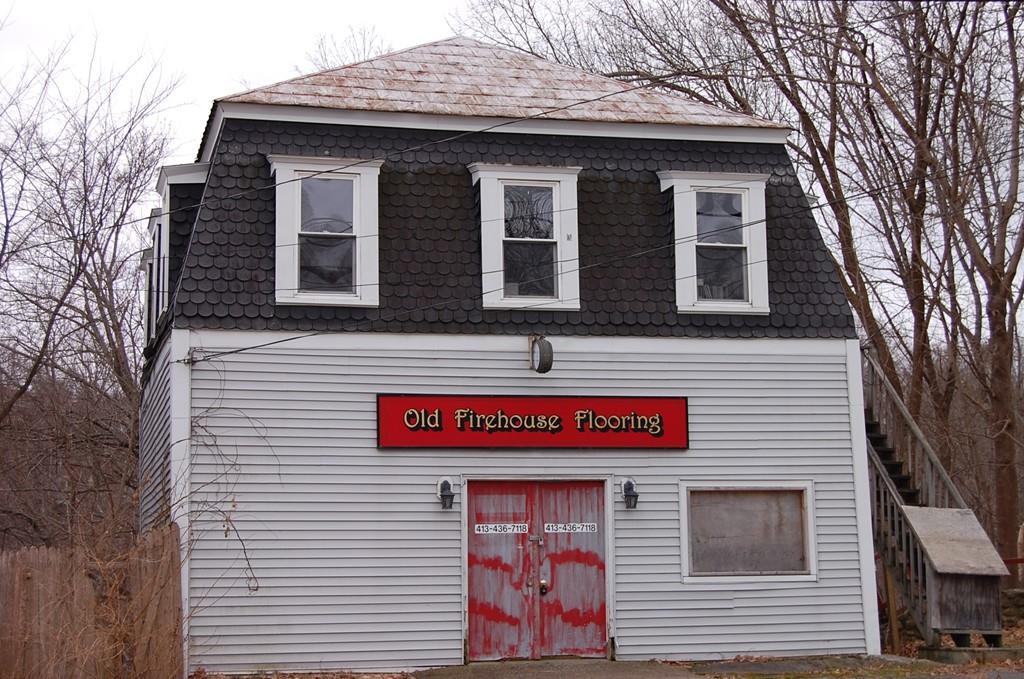 1065 Main St - Photo 1