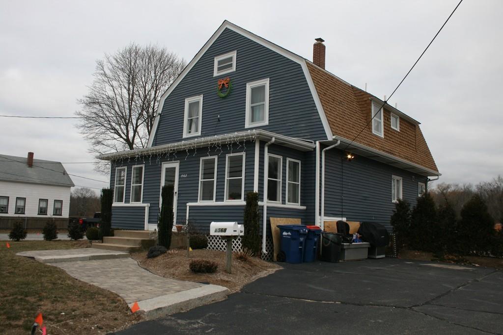 1568 Fall River - Photo 1