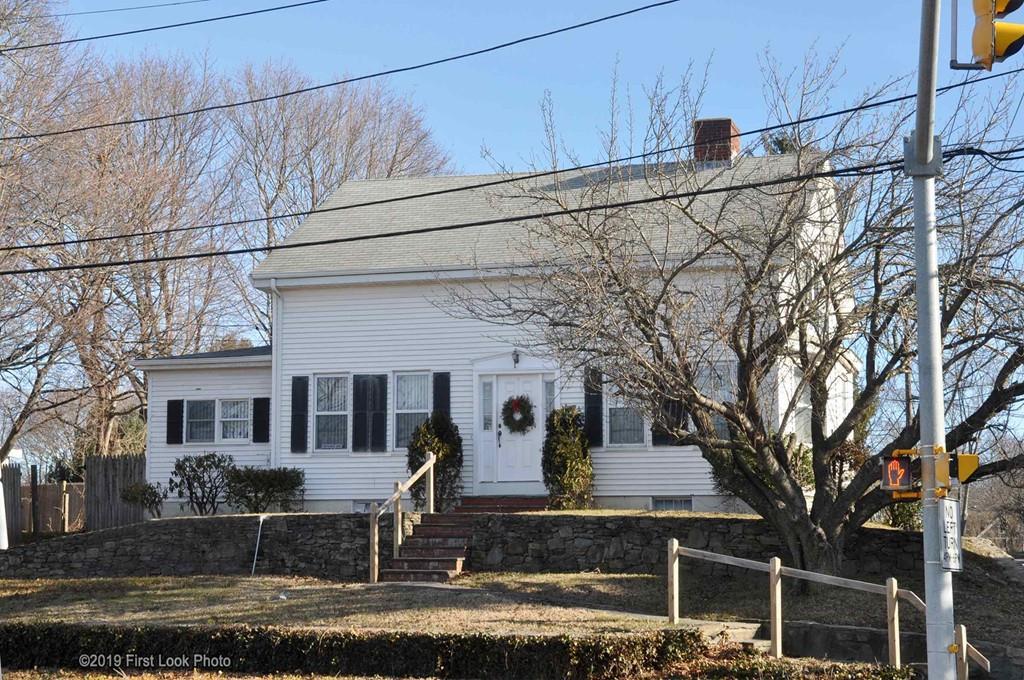 626 Fall River Ave - Photo 1