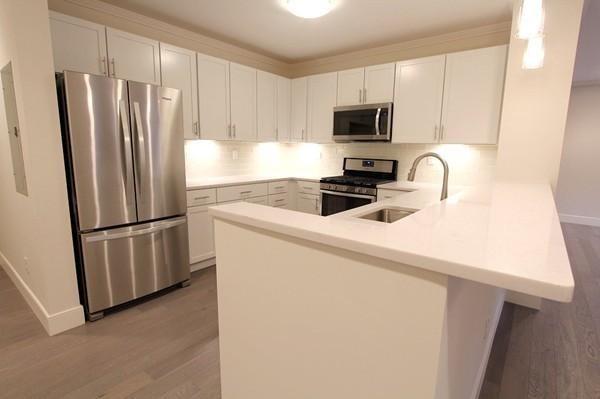 320 Maverick St. - Photo 1